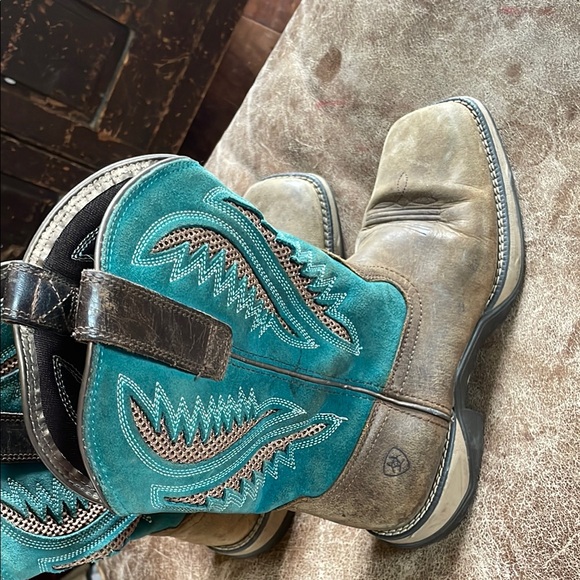 Ariat Women's Brown And Teal Cowgirl Boots. Good Condition. Size 8.5B. - Picture 2 of 16